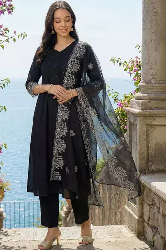 Women Ethnic Motifs Regular Thread Work Kurta with Trousers & With Dupatta