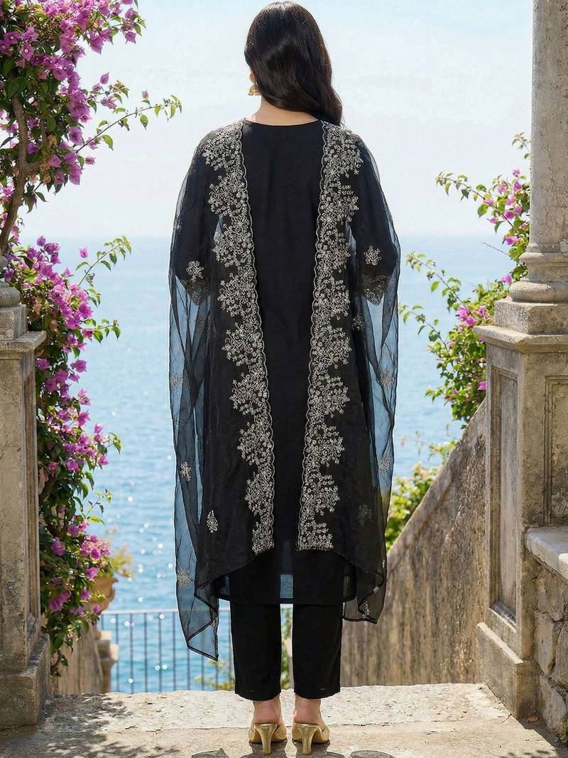 Women Ethnic Motifs Regular Thread Work Kurta with Trousers & With Dupatta
