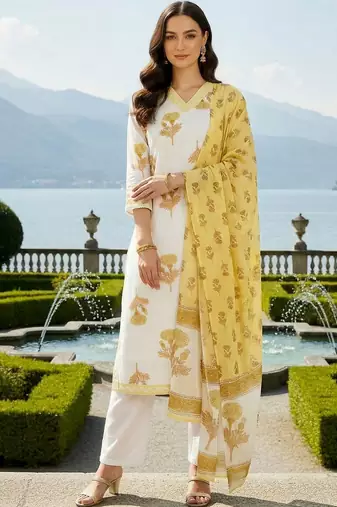 Women Floral Printed Regular Pure Cotton Kurta with Trousers & With Dupatta