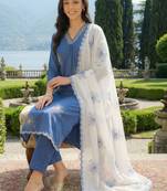 Women Floral Embroidered Regular Thread Work Kurta with Trousers & With Dupatta
