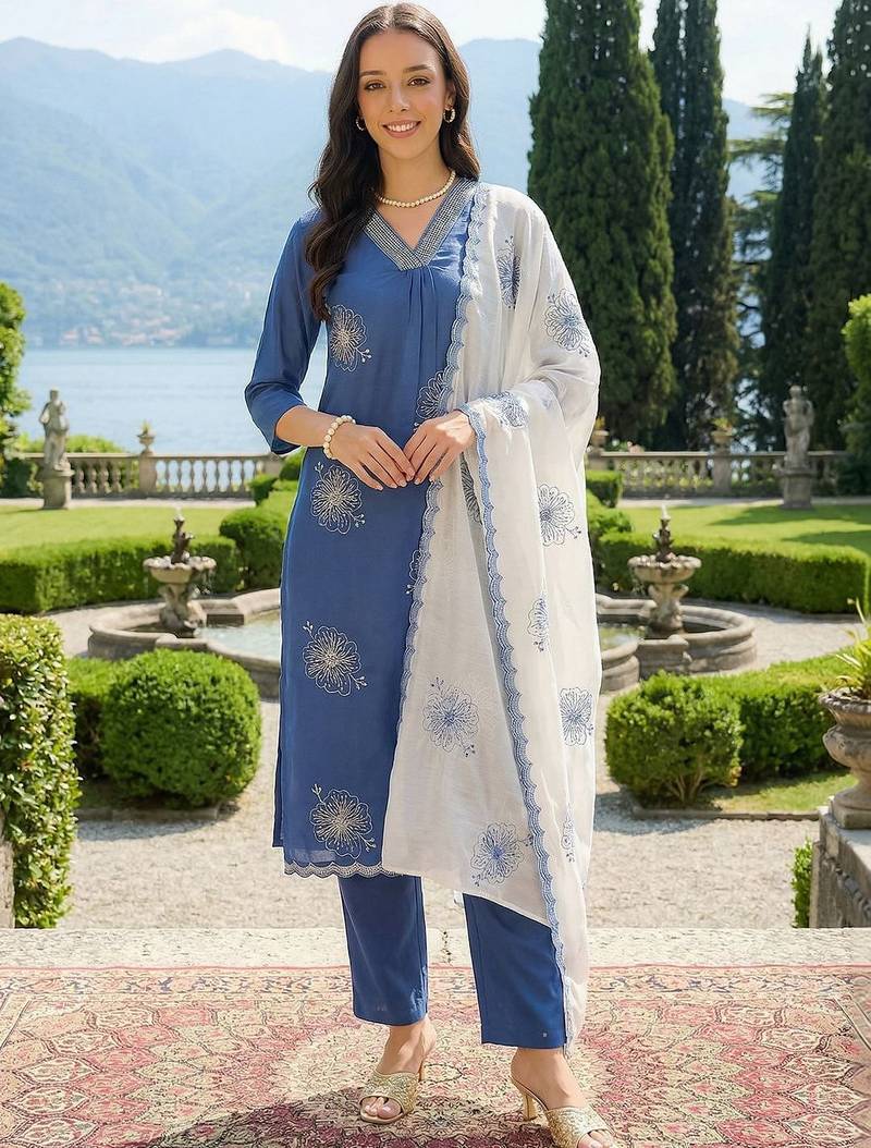 Women Floral Embroidered Regular Thread Work Kurta with Trousers & With Dupatta