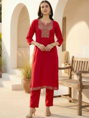 Women Ethnic Motifs Embroidered Regular Thread Work Kurta with Trousers 4