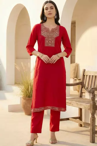 Women Ethnic Motifs Embroidered Regular Thread Work Kurta with Trousers