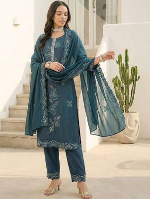 Women Floral Embroidered Regular Thread Work Kurta with Trousers & With Dupatta 2