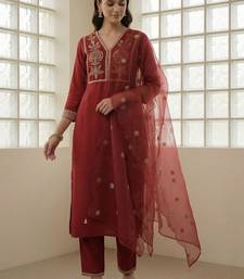 Women Ethnic Motifs Embroidered Regular Thread Work Kurta with Trousers & With Dupatta