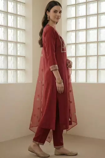 Women Ethnic Motifs Embroidered Regular Thread Work Kurta with Trousers & With Dupatta
