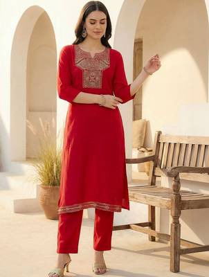 Women Ethnic Motifs Embroidered Regular Thread Work Kurta with Trousers 2