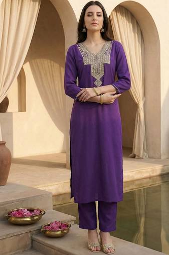 Women Ethnic Motifs Embroidered Regular Thread Work Kurta with Trousers