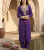 Women Ethnic Motifs Embroidered Regular Thread Work Kurta with Trousers