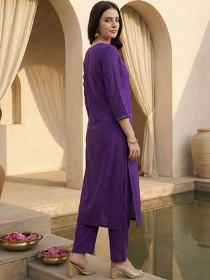 Women Ethnic Motifs Embroidered Regular Thread Work Kurta with Trousers 3