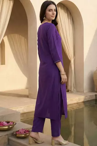 Women Ethnic Motifs Embroidered Regular Thread Work Kurta with Trousers