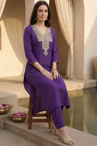 Women Ethnic Motifs Embroidered Regular Thread Work Kurta with Trousers