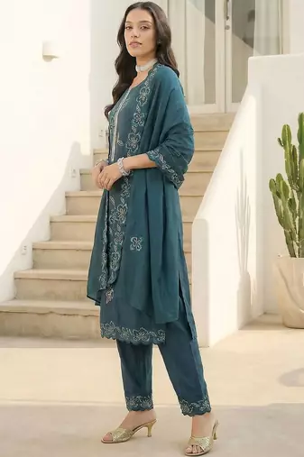 Women Floral Embroidered Regular Thread Work Kurta with Trousers & With Dupatta