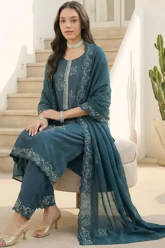 Women Floral Embroidered Regular Thread Work Kurta with Trousers & With Dupatta