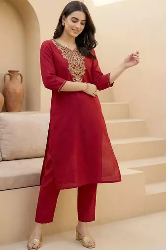 Women Ethnic Motifs Embroidered Regular Thread Work Kurta with Trousers