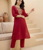 Women Ethnic Motifs Embroidered Regular Thread Work Kurta with Trousers