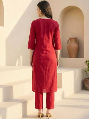 Women Ethnic Motifs Embroidered Regular Thread Work Kurta with Trousers 2