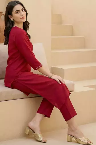 Women Ethnic Motifs Embroidered Regular Thread Work Kurta with Trousers