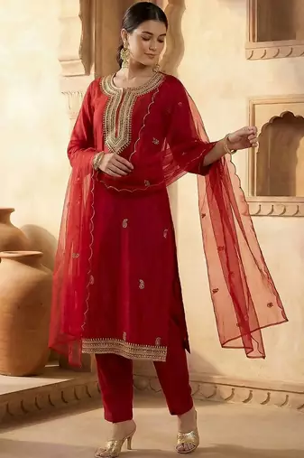 Women Ethnic Motifs Embroidered Regular Kurta with Trousers & With Dupatta