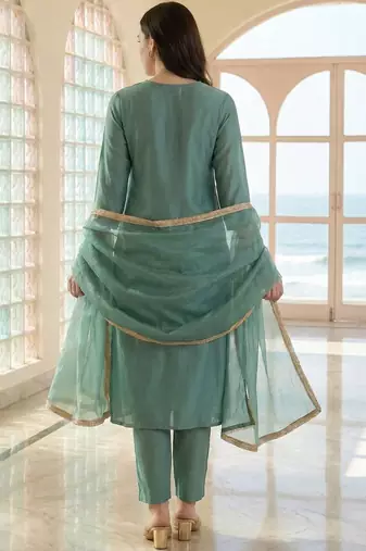 Women Ethnic Motifs Embroidered Regular Thread Work Kurta with Trousers & With Dupatta