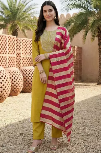 Women Embroidered Regular Thread Work Kurta with Trousers & With Dupatta