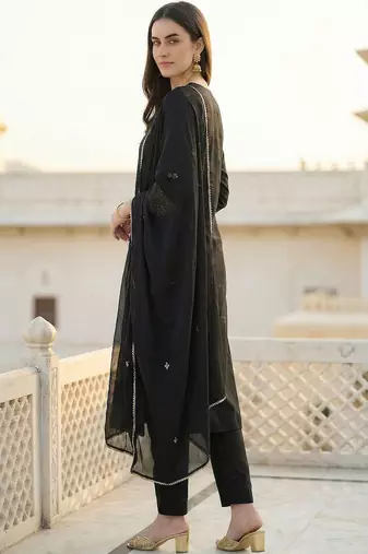Women Ethnic Motifs Embroidered Regular Kurta with Trousers & With Dupatta