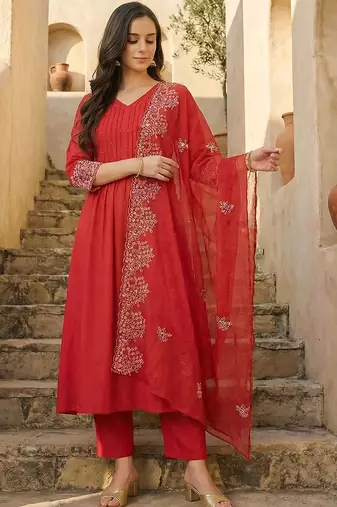 Women Ethnic Motifs Embroidered Pleated Thread Work Kurta with Trousers & With Dupatta