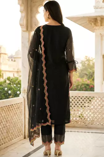 Women Ethnic Motifs Embroidered Regular Thread Work Kurta with Trousers & With Dupatta