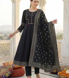 Women Ethnic Motifs Printed Panelled Thread Work Pure Cotton Kurta with Trousers & With Dupatta