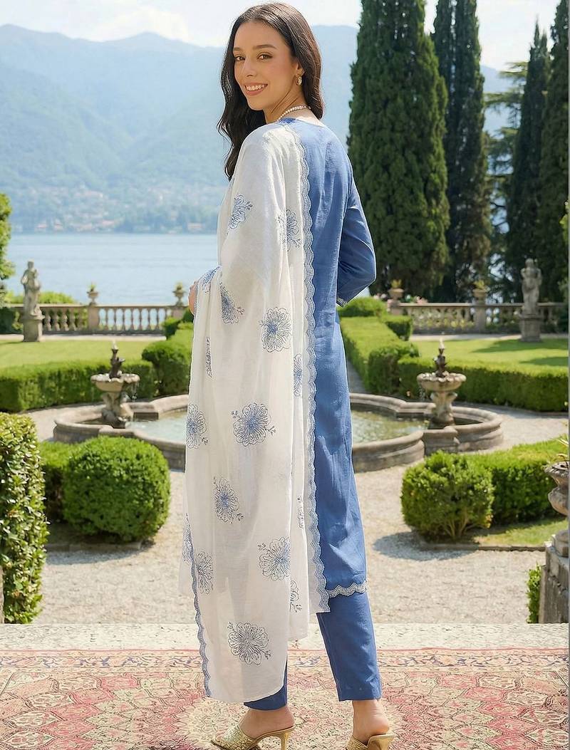 Women Floral Embroidered Regular Thread Work Kurta with Trousers & With Dupatta