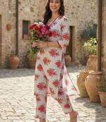 Women Floral Printed Regular Pure Cotton Kurta with Trousers
