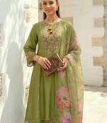 Women Floral Embroidered Regular Thread Work Liva Kurta with Trousers & With Dupatta