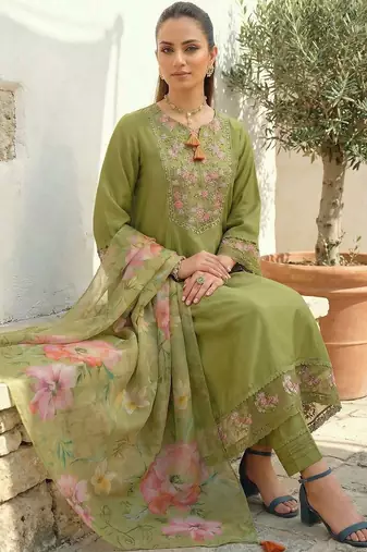 Women Floral Embroidered Regular Thread Work Liva Kurta with Trousers & With Dupatta