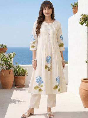 Women Floral Printed Pleated Pure Cotton Kurta with Trousers 1