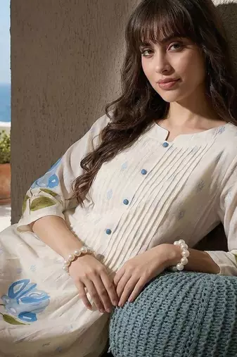 Women Floral Printed Pleated Pure Cotton Kurta with Trousers