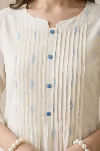 Women Floral Printed Pleated Pure Cotton Kurta with Trousers