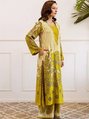 Women Floral Printed Regular Kurta with Palazzos 4