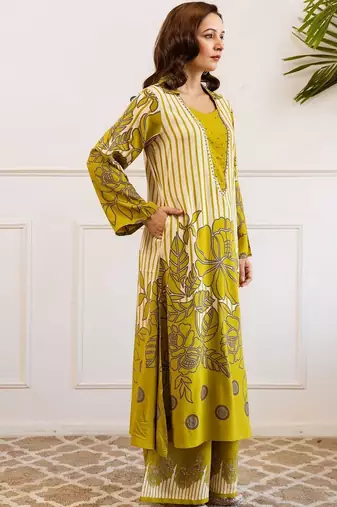 Women Floral Printed Regular Kurta with Palazzos