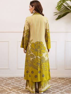 Women Floral Printed Regular Kurta with Palazzos 5