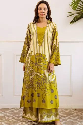Women Floral Printed Regular Kurta with Palazzos