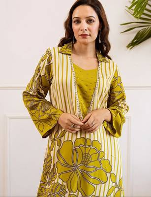 Women Floral Printed Regular Kurta with Palazzos 7