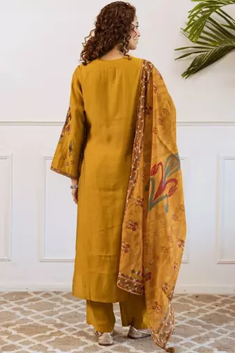 Women Ethnic Motifs Embroidered Regular Thread Work Kurta with Trousers & With Dupatta