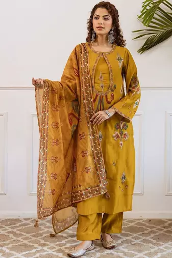 Women Ethnic Motifs Embroidered Regular Thread Work Kurta with Trousers & With Dupatta