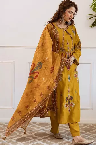 Women Ethnic Motifs Embroidered Regular Thread Work Kurta with Trousers & With Dupatta