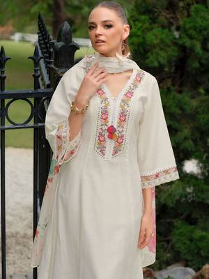 Women Floral Embroidered Regular Thread Work Kurta with Trousers & With Dupatta 7
