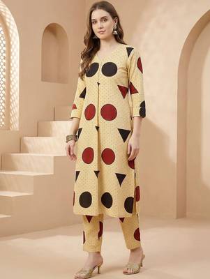 Women Printed Regular Pure Cotton Kurta with Trousers 1