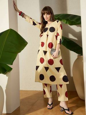 Women Printed Regular Pure Cotton Kurta with Trousers 3