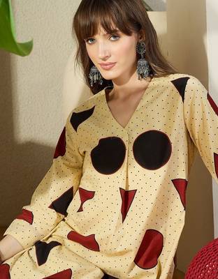 Women Printed Regular Pure Cotton Kurta with Trousers 6