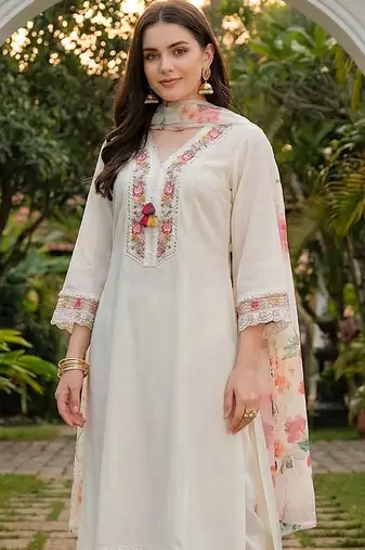 Women Floral Embroidered Regular Thread Work Kurta with Trousers & With Dupatta