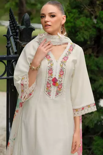 Women Floral Embroidered Regular Thread Work Kurta with Trousers & With Dupatta
